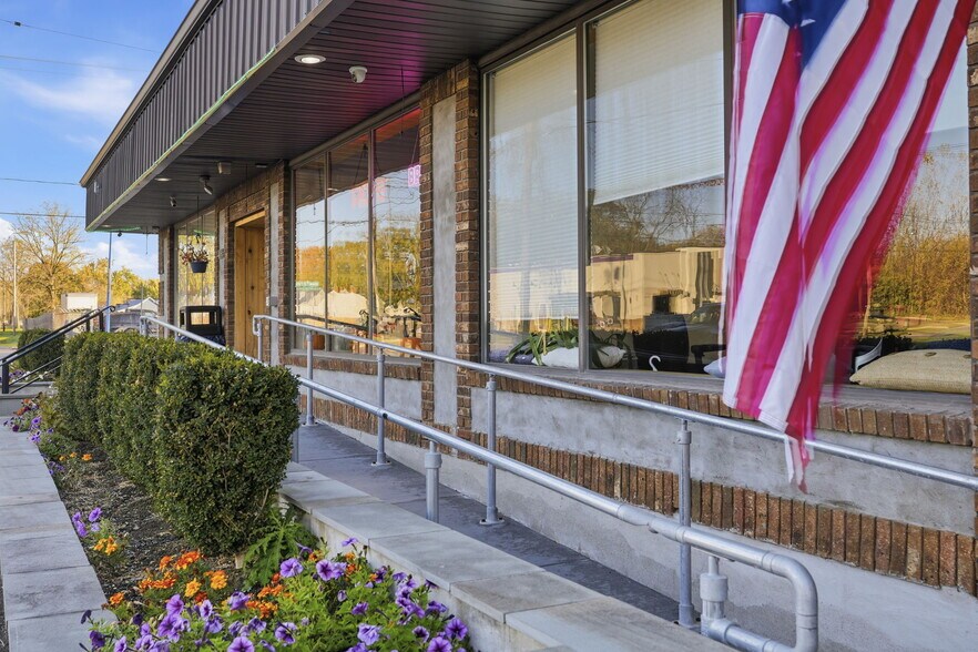 More Photos Of 4086 Davison Rd, Burton Freestanding For Sale