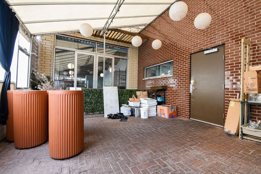 More Photos Of 2456 N California Ave, Chicago Storefront Retail Residential For Lease