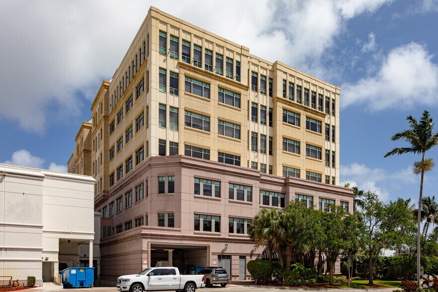 More Photos Of 225 NE Mizner Blvd, Boca Raton Office For Lease