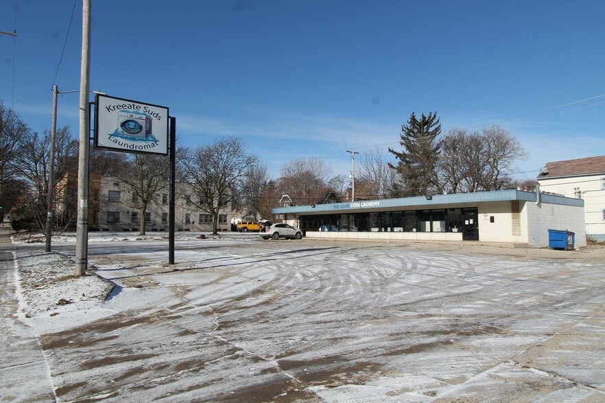 Primary Photo Of 312 W Keefe Ave, Milwaukee General Retail For Sale
