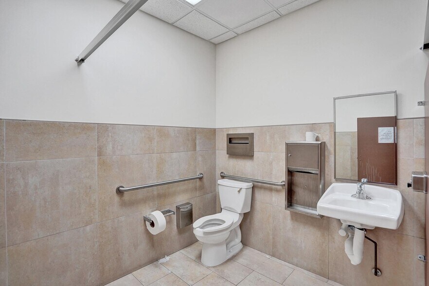 More Photos Of 15620 SW 29th St, Miramar Medical For Sale