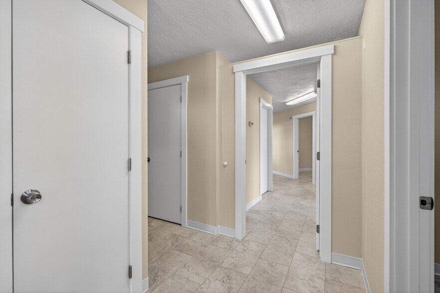 More Photos Of 619 Diagonal St, Clarkston Medical For Sale