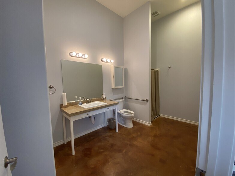 More Photos Of 16201 Dodd St, Volente Coworking Space