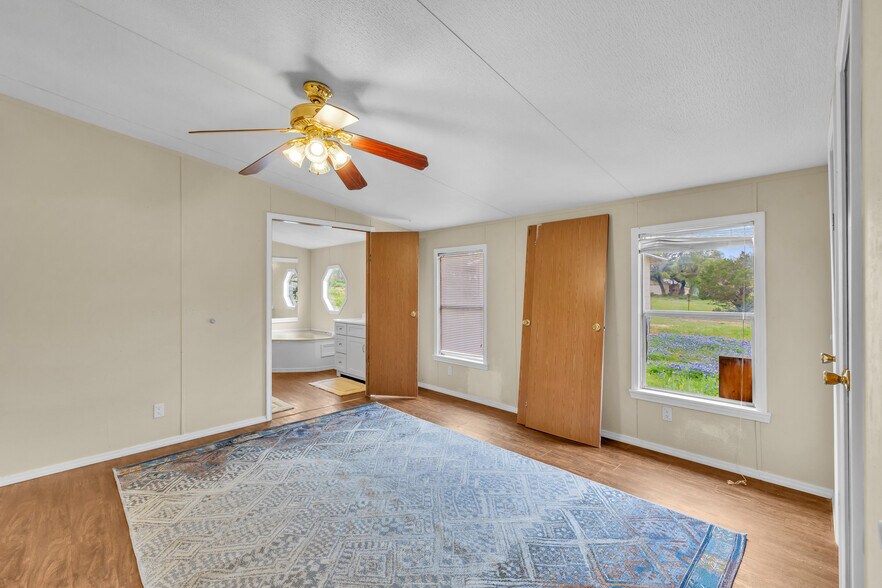 More Photos Of 123 Rocky Rd, Hye Storefront Retail Residential For Sale