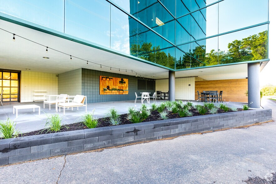 More Photos Of 12900 Whitewater Dr, Minnetonka Unknown For Lease