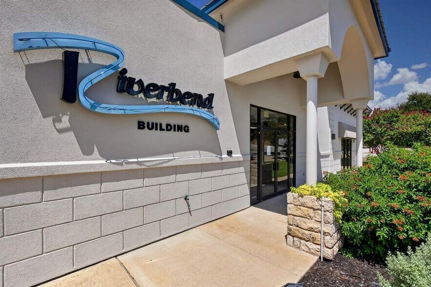 More Photos Of 710 1st St, Marble Falls Office For Sale