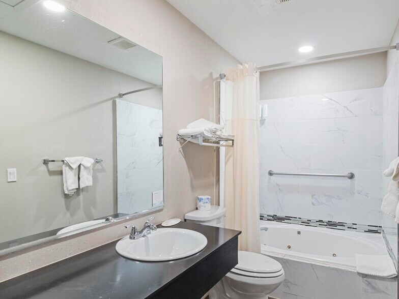 More Photos Of 175 E Center St, Panguitch Hotel For Sale