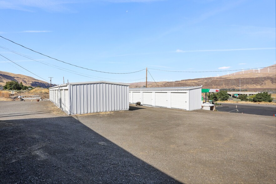 More Photos Of 606 E 1st, Rufus Convenience Store For Sale