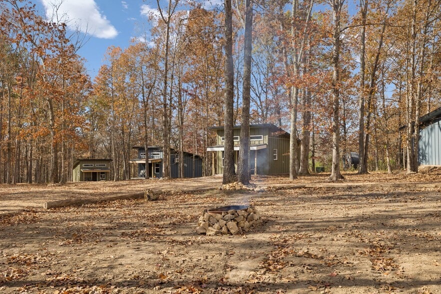 More Photos Of 3158 Summertown Hwy, Summertown Hotel For Sale