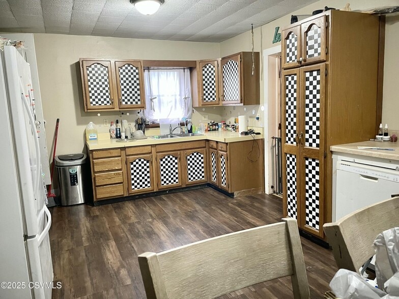 More Photos Of 300-302 N 3rd St, Mifflinburg Apartments For Sale