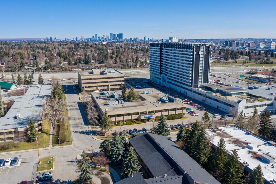 More Photos Of 1016 68th Ave SW, Calgary Medical For Lease