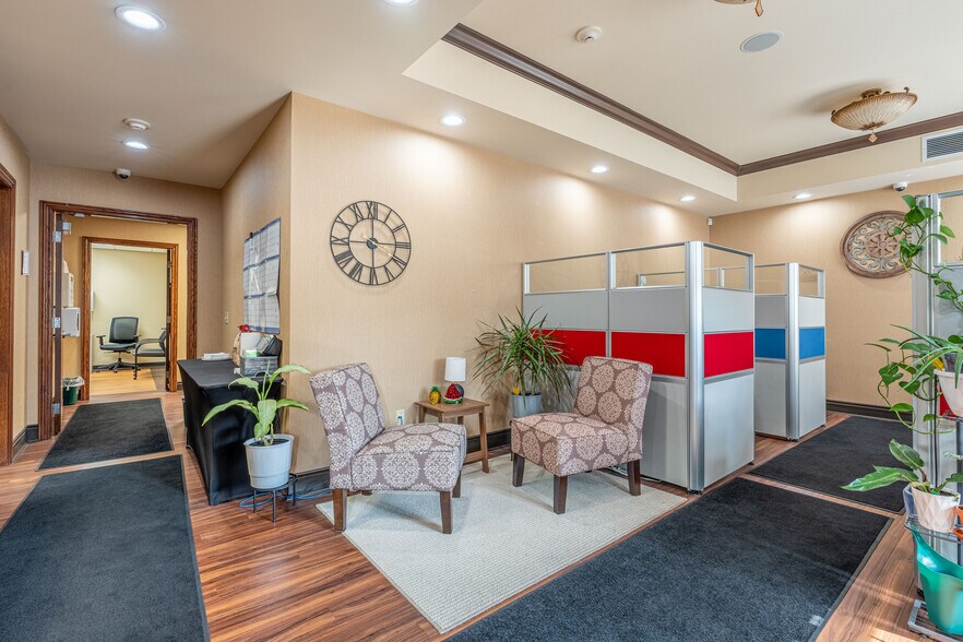 More Photos Of 16610 W 159th St, Lockport Medical For Sale