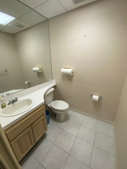 More Photos Of 4152-4230 Blue Heron Blvd W, Riviera Beach Medical For Sale