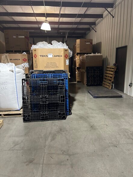More Photos Of 180 Mount Paran Rd, Jacksboro Distribution For Lease