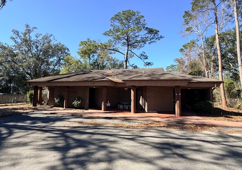 More Photos Of 1906 Debarry Ave, Orange Park Medical For Sale