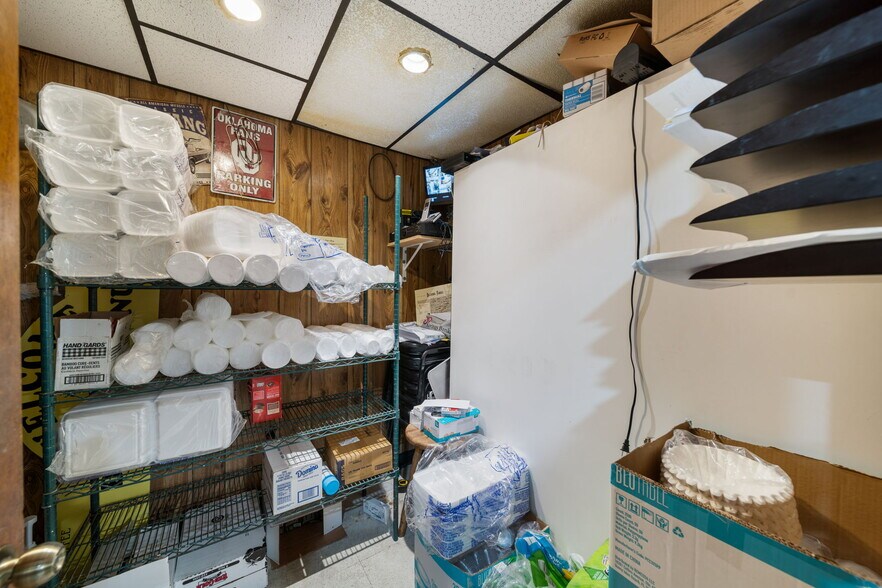 More Photos Of 704 W Conner Ave, Fairland Restaurant For Sale