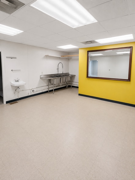 More Photos Of 272 Highway 41 N, Barnesville Office For Sale