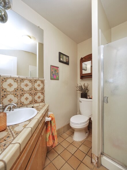 More Photos Of 1901-1903 H St, Sacramento Apartments For Sale