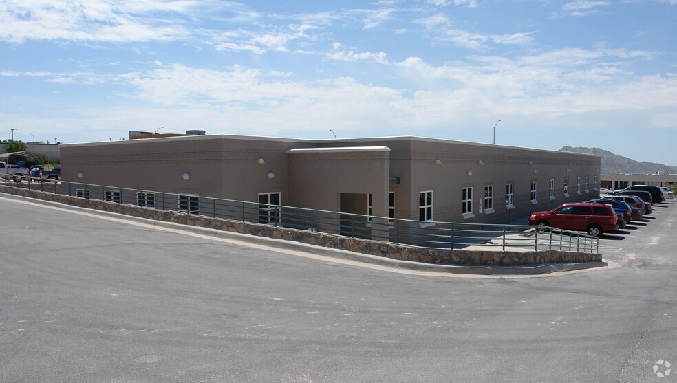 More Photos Of 5662 N Mesa St, El Paso Medical For Lease
