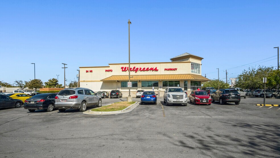 More Photos Of 7019 S Zarzamora St, San Antonio Drugstore For Sale
