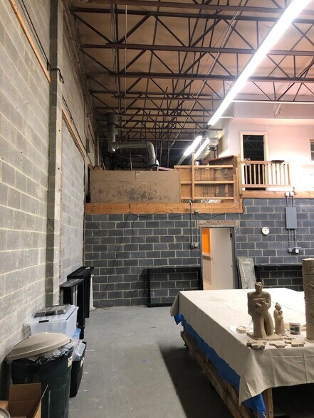 More Photos Of 3415-3501 Windom Rd, Brentwood Warehouse For Lease