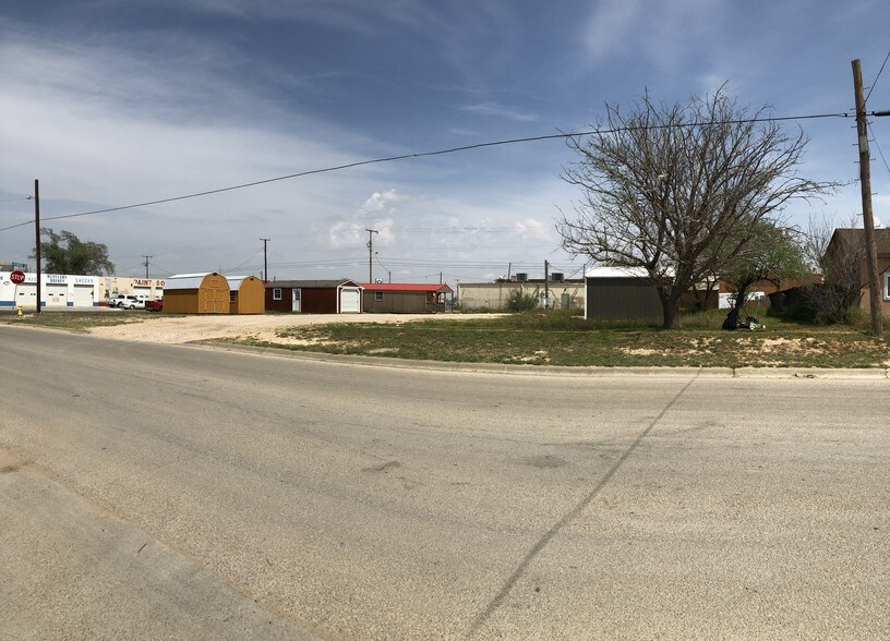 More Photos Of 900 S Big Spring St, Midland Convenience Store For Lease