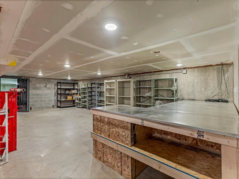 More Photos Of 1355 W 465 S, Orem Manufacturing For Sale