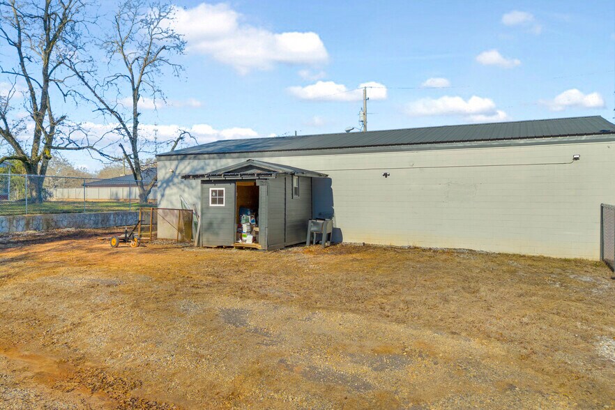 More Photos Of 399 S Elm St, Commerce Storefront For Sale