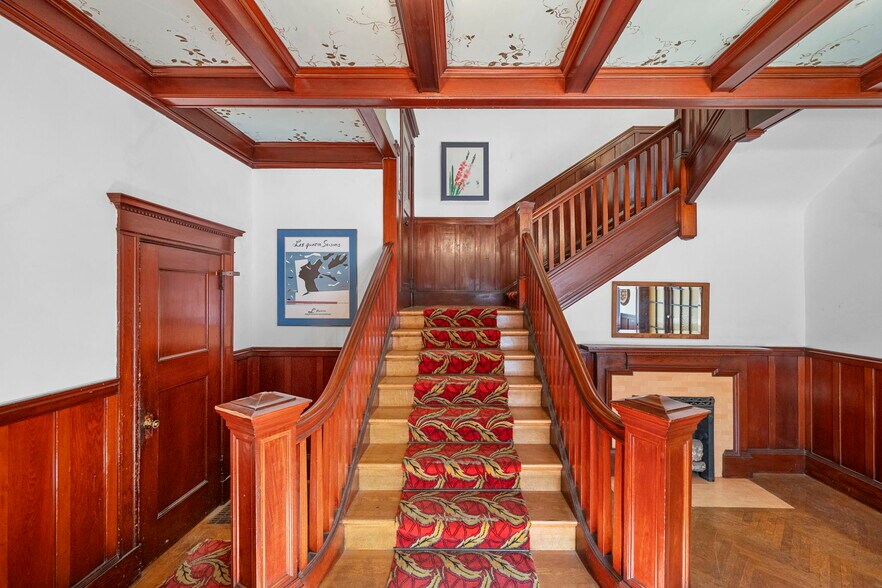 More Photos Of 2 Hugo St, San Francisco Apartments For Sale