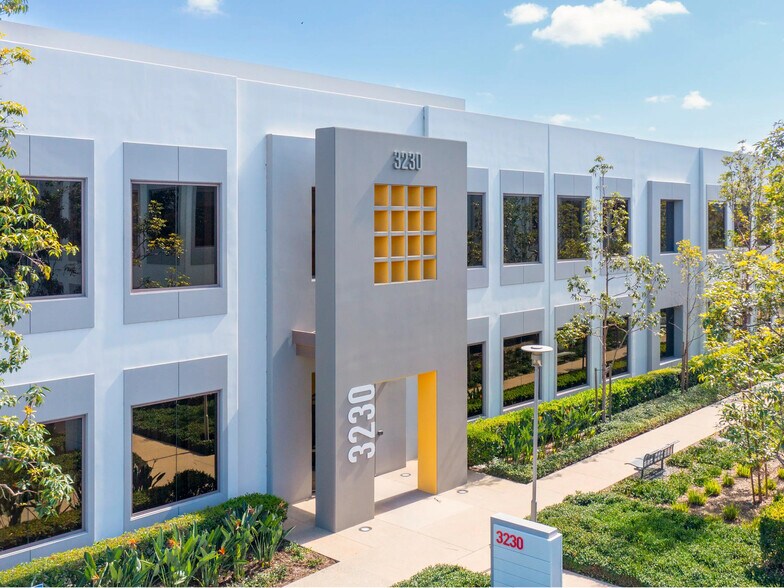 More Photos Of 200 Commerce Dr, Irvine Unknown For Lease