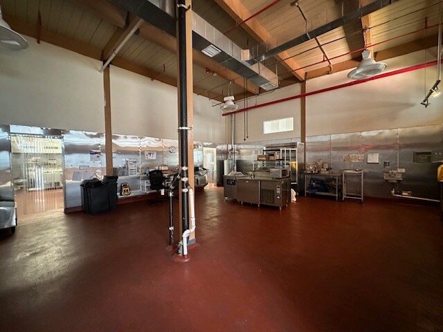 More Photos Of 31 South St, Mount Vernon Light Manufacturing For Lease