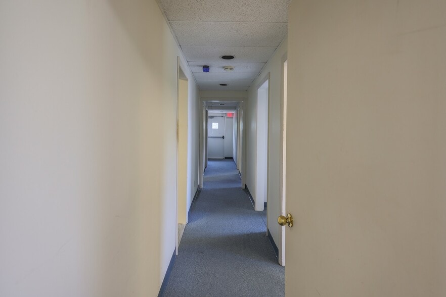 More Photos Of 5830 N High St, Worthington Office For Lease