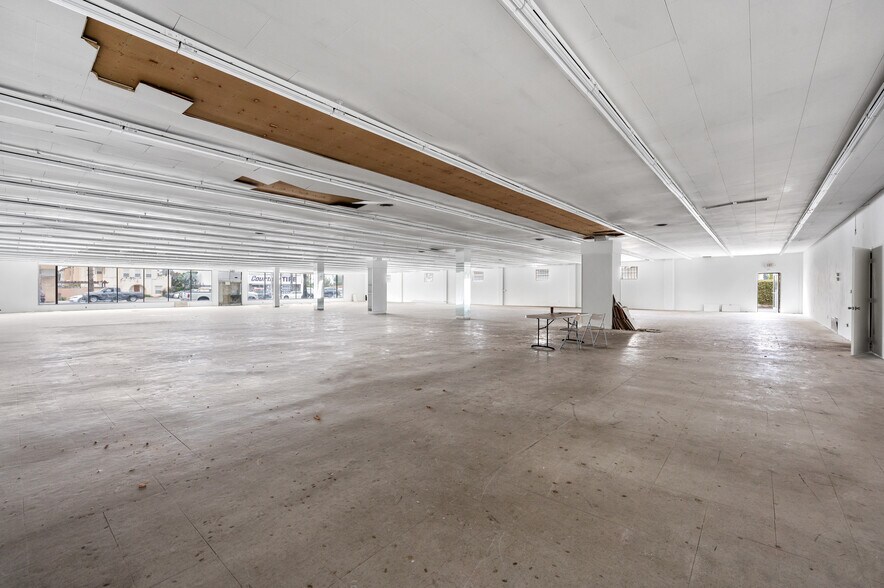 More Photos Of 733 Broadway, Chula Vista Storefront For Sale