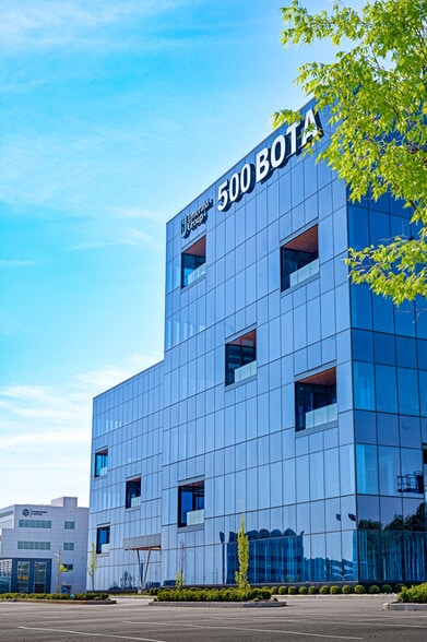 More Photos Of 500 Boulevard of Americas, Lakewood Medical For Lease