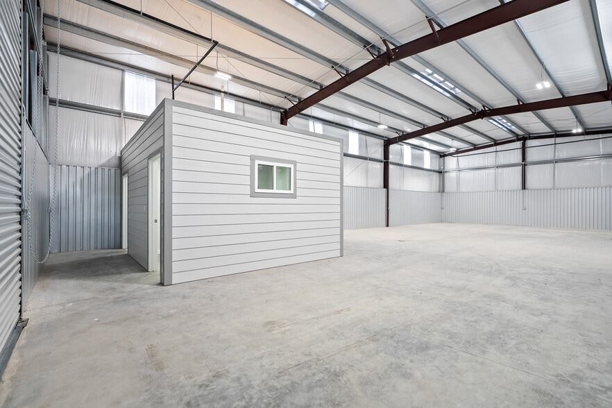More Photos Of 3386 Red Bluff Rd., Pasadena Unknown For Lease