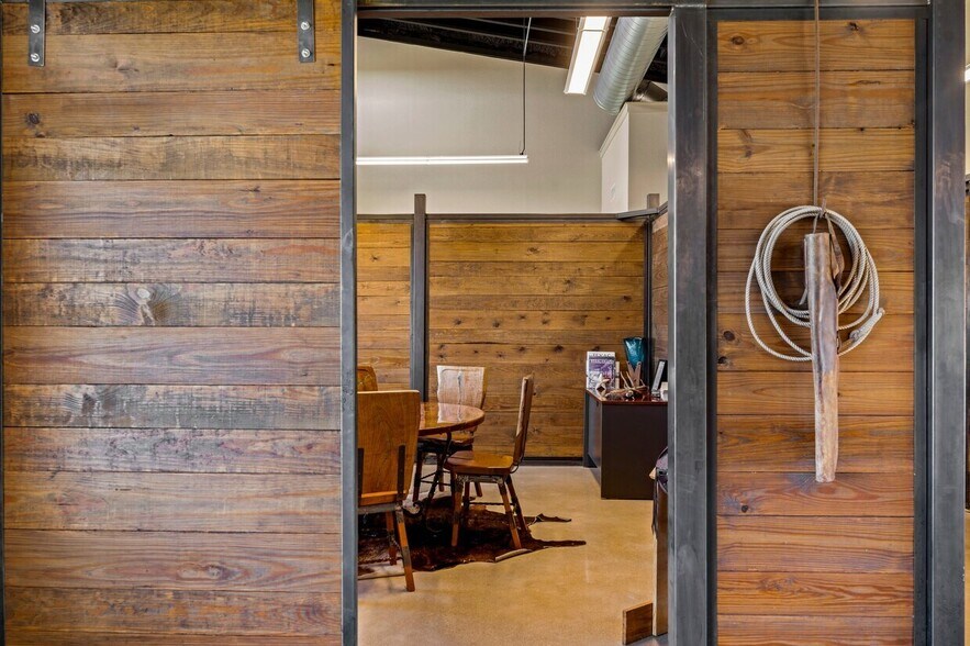 More Photos Of 609 FM 289, Comfort Office For Sale