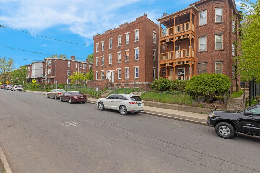 More Photos Of 143-145 Putnam St, Hartford Apartments For Sale