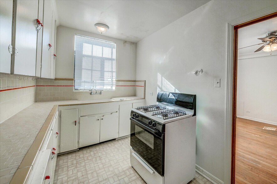 More Photos Of 1275 Steele St, Denver Apartments For Sale