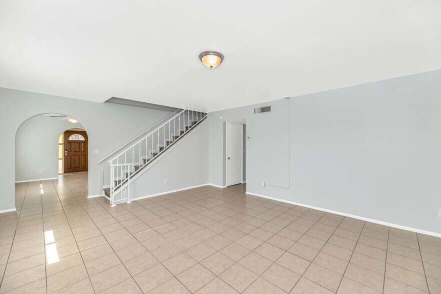 More Photos Of 316 E Vogel Ave, Phoenix Apartments For Sale