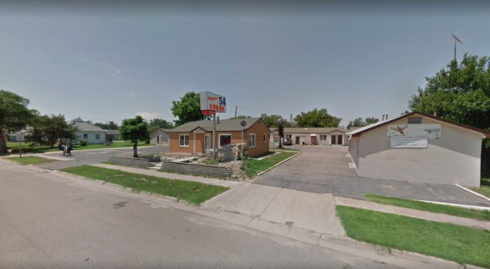 109 S Oak St, Minneola, KS 67865 Hotel For Sale