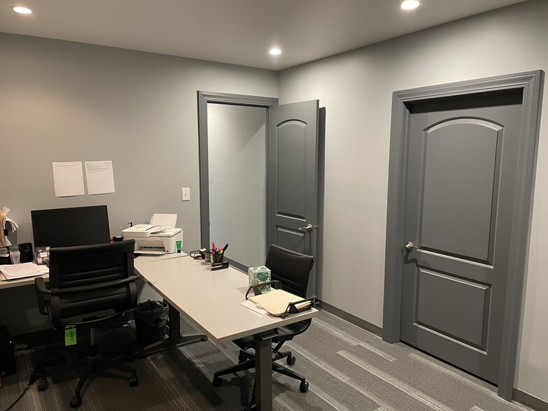 More Photos Of 283 E Main St, Newark Warehouse For Lease