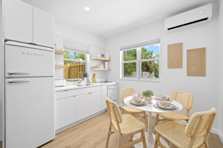 More Photos Of 525 N Federal Hwy, Lake Worth Beach Multifamily For Sale