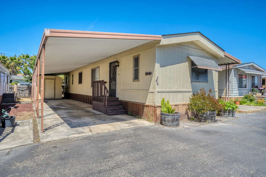 More Photos Of 2776 Lakeshore Blvd, Lakeport Manufactured Housing Mobile Home Park For Sale