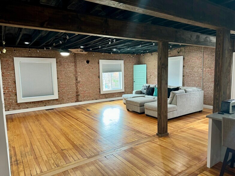 More Photos Of 1701 Southwest Blvd, Kansas City Storefront Retail Office For Lease
