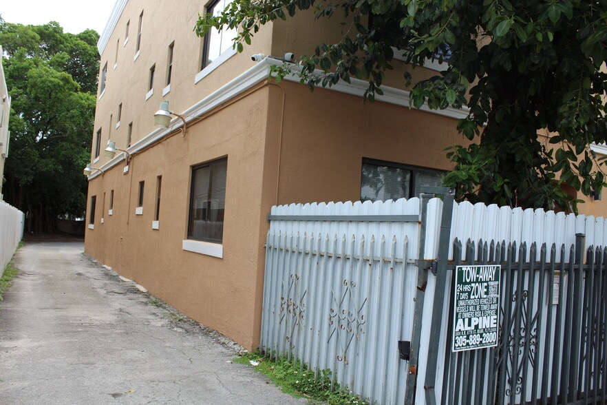 More Photos Of 1044 SW 3rd St, Miami Apartments For Sale