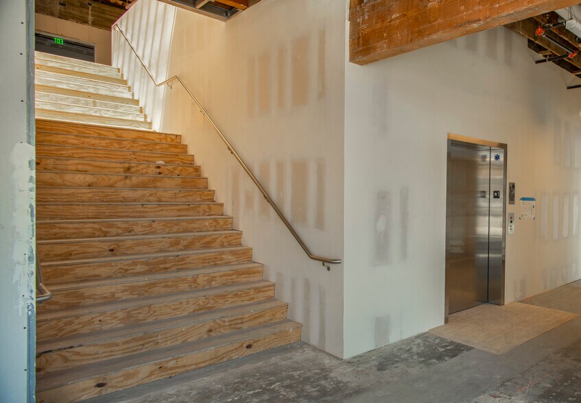 More Photos Of 2101 Wilshire Blvd, Santa Monica Medical For Sale