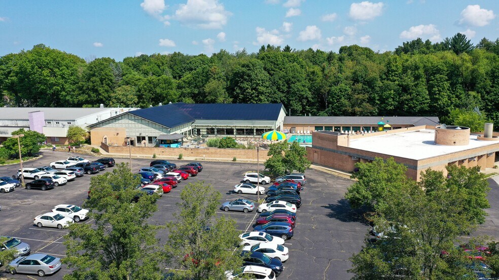 More Photos Of 5133 Darrow Rd, Hudson Health Club For Sale