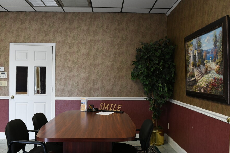 More Photos Of 522 Magnolia Ave, Auburndale Office For Sale