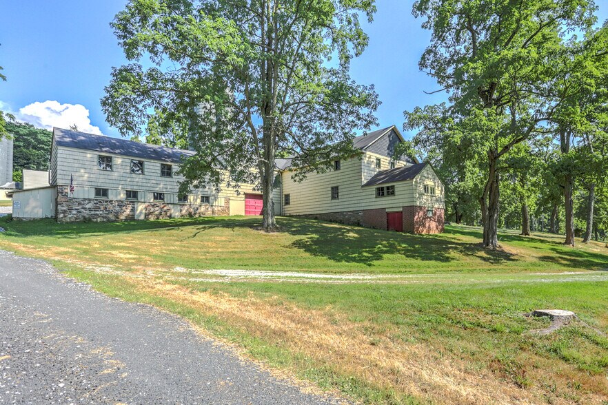 More Photos Of 1207 Flohrs Church Rd, Biglerville Hospitality For Sale