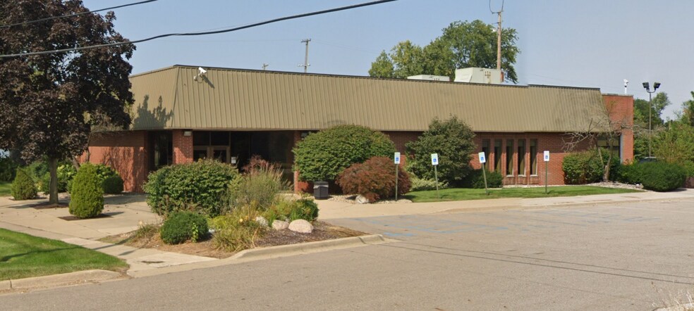 Primary Photo Of 778 W Columbia Ave, Battle Creek Medical For Sale